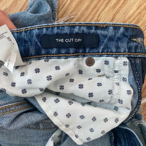 Lucky Brand The Cut Off Distressed Denim Raw Hem Fringe Jean Shorts - Picture 5 of 5